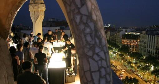 pedrera ночная барселона экскурсии.jpg