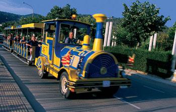 Turistichekii parovozik.jpg