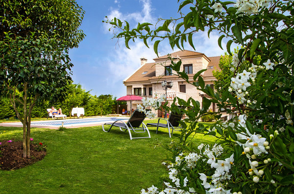Красивый загородный дом с садом (47 фото) - красивые картинки и HD фото