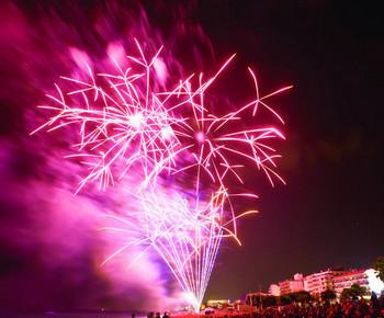 международного конкурса фейерверков.jpg