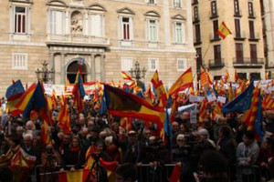 Подробнее о "В Барселоне прошел многотысячный митинг против отделения Каталонии"