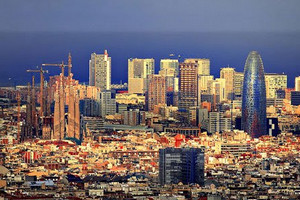 Подробнее о "Португалка умудрилась бесплатно пожить в разных отелях Барселоны и Мадрида"
