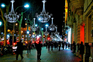 Подробнее о "Барселона зажигает рождественскую иллюминацию"