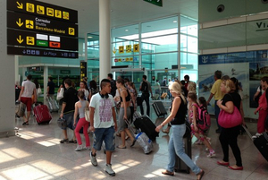 Подробнее о "Несмотря на теракты в Барселоне в августе пассажиропоток в аэропорту Эль-Прат увеличился"