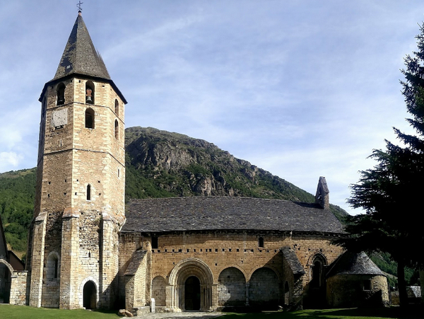 испания фото достопримечательностей, город naut aran испания 2.jpg