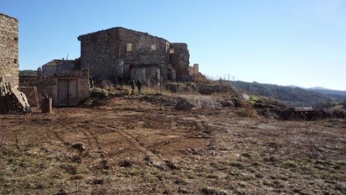 Подробнее о "Продаётся разрушенный дом в Таррагоне"