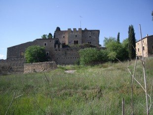 Подробнее о "Роскошный замок средневекового типа в Альт Эмпорда"
