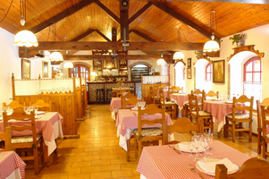 Taverna Dels Noguers.jpg