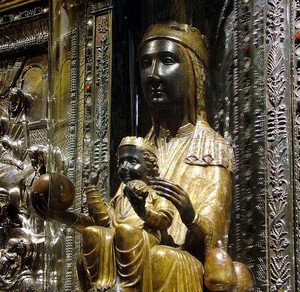 Black_Madonna_Moreneta_Barcelona.jpg