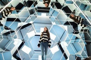 Подробнее о "В музее CosmoCaixa зеркала представлены как главный инструмент научного мира"