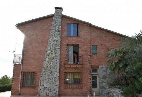 Подробнее о "Продается трёхэтажный дом в урбанизации Plana Novella (Барселона)"