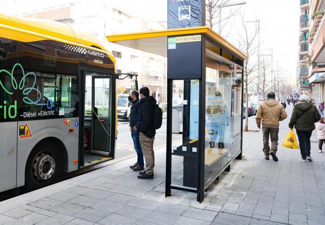 Подробнее о "AMB установит 260 новых, более доступных и освещенных автобусных остановок в Барселоне"