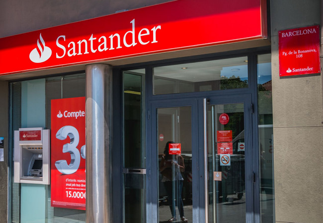 Подробнее о "Самым дорогим брендом Испании назван банк Santander"