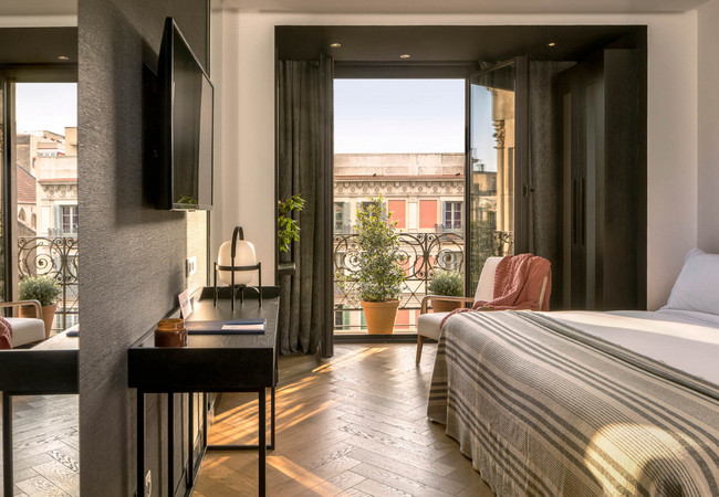 Подробнее о "Дом знаменитого архитектора Энрика Сагнера в Барселоне открыл свои двери для посетителей"