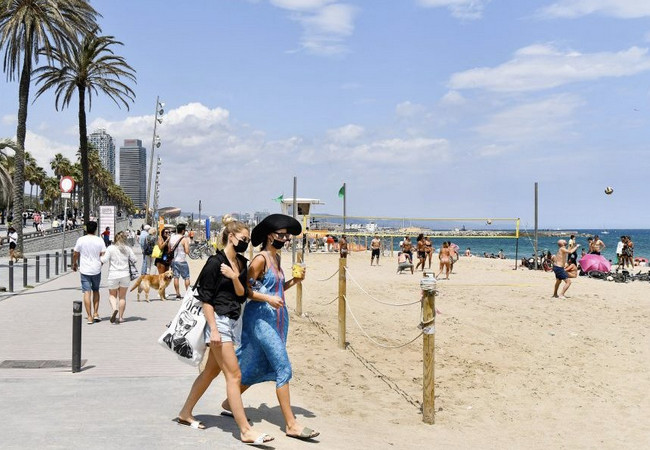 Подробнее о "Испания вводит новые ковидные ограничения для туристов"