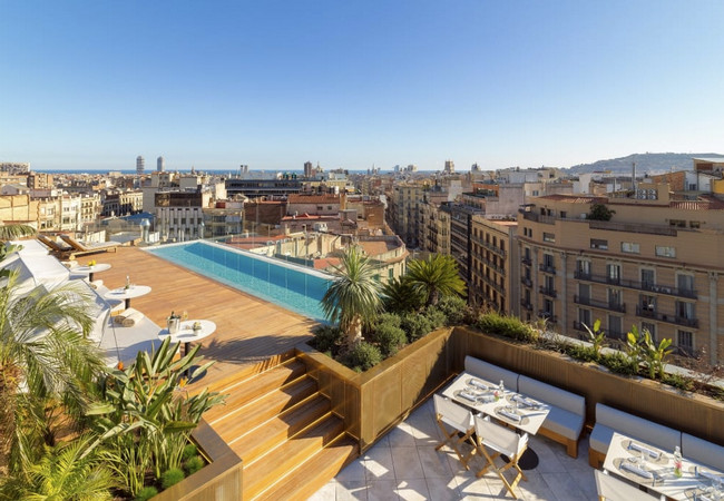 Подробнее о "В Испании выросли в цене услуги отелей"