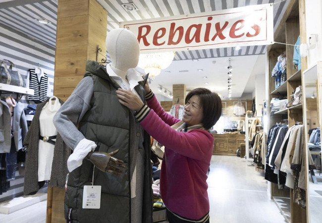 Подробнее о "Китайские магазины одежды завоевывают Барселону"