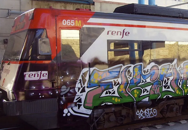 Подробнее о "Сколько тратит Renfe на очистку от граффити своих поездов"