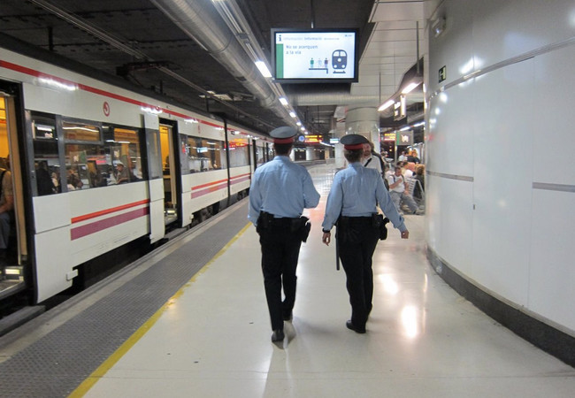 Подробнее о "Больше всего грабежей в Барселоне происходит в метро"