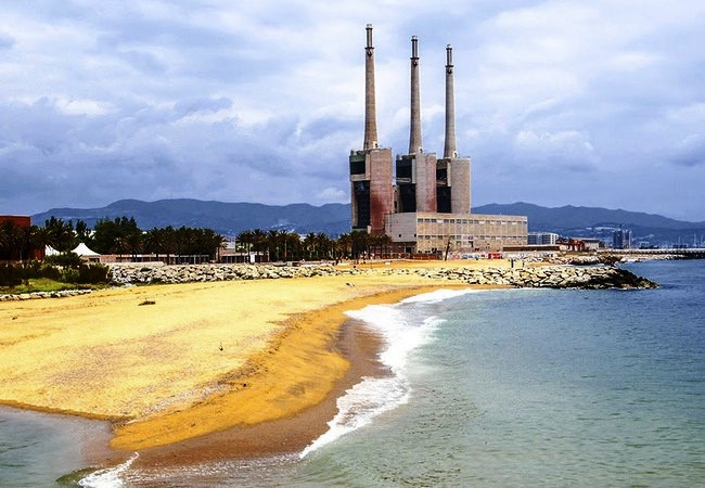 Подробнее о "Пляж в пригороде Барселоны очистят от тяжелых металлов и откроют для купальщиков"