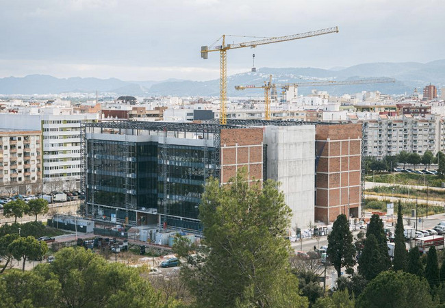 Подробнее о "Правительство выделит 4 млрд. евро на строительство арендной недвижимости"