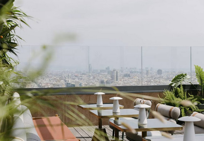 Подробнее о "Новый rooftop открылся в Барселоне"