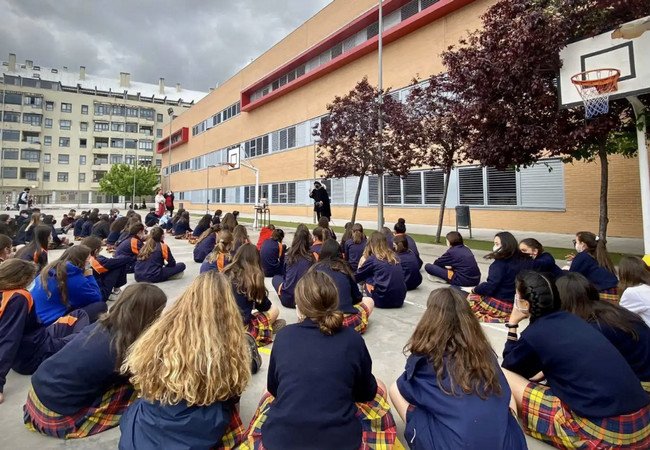 Подробнее о "В Каталонии больше не будут финансировать школы с раздельным обучением мальчиков и девочек"
