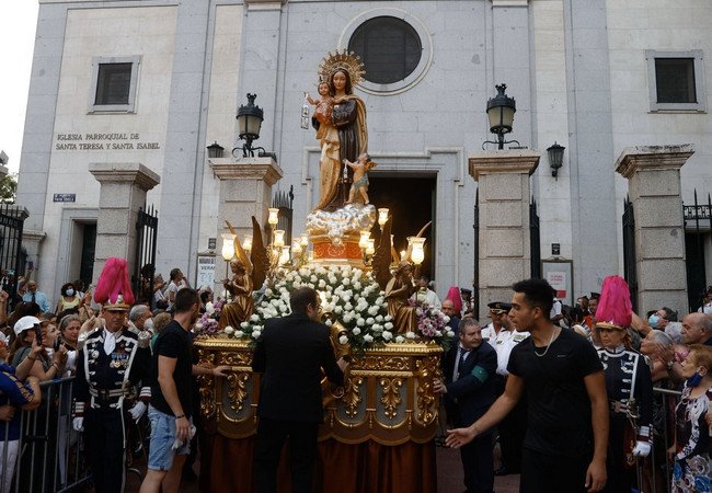 Подробнее о "В Испании начались длинные выходные в честь праздника Вознесения Богородицы"