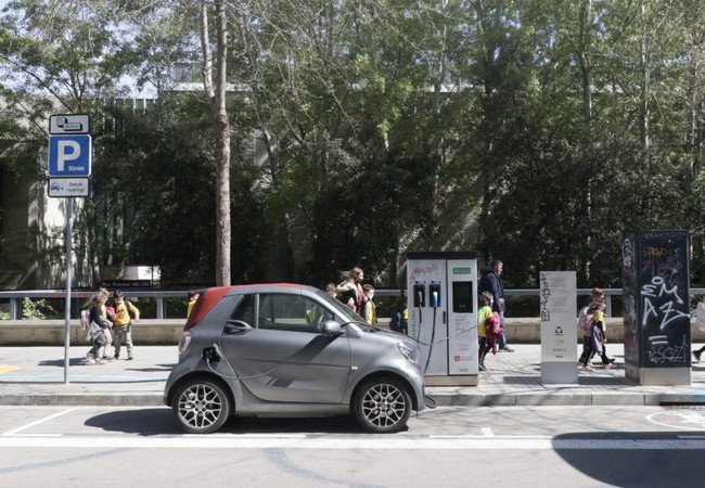 Подробнее о "В Барселоне установлено рекордное количество станций подзарядки электромобилей"