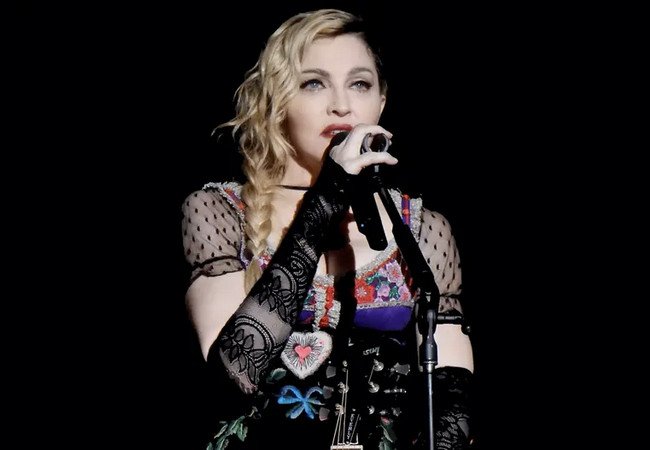 Подробнее о "Мадонна даст концерт в Барселоне"