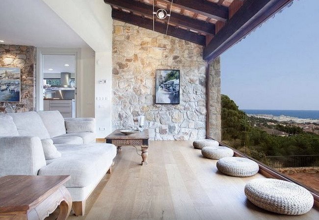 Подробнее о "Airbnb стимулирует появление туристической недвижимости в Испании"
