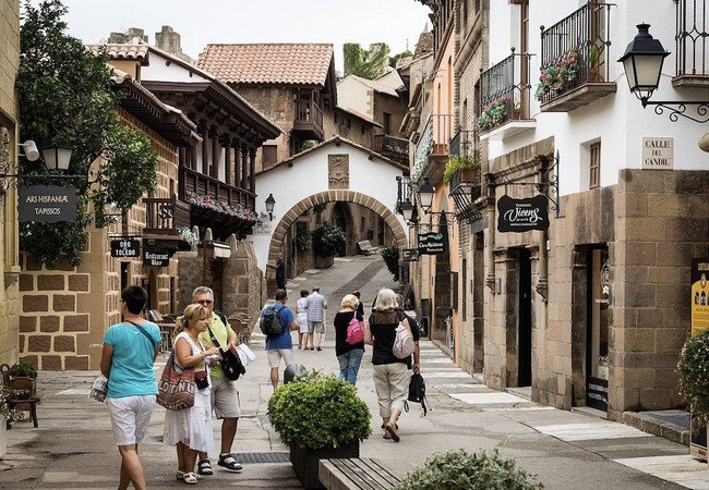Подробнее о "Резиденты Барселоны смогут бесплатно посещать Испанскую деревню"
