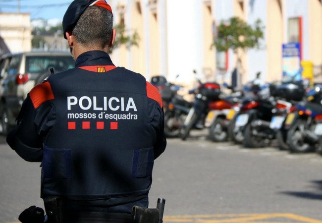 Подробнее о "Каталонская полиция готова принять 850 новых сотрудников"
