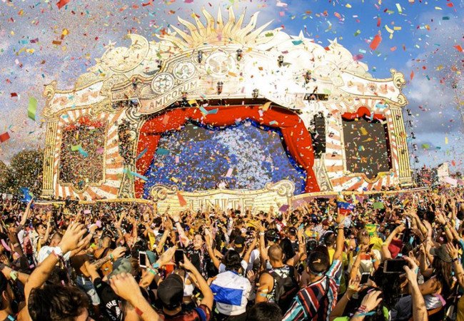 Подробнее о "Легендарный Tomorrowland пройдет в Барселоне"