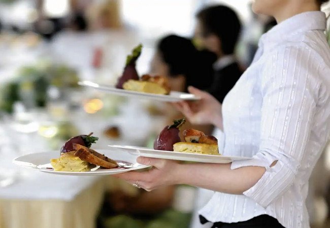 Подробнее о "В Испании сокращается количество официантов"