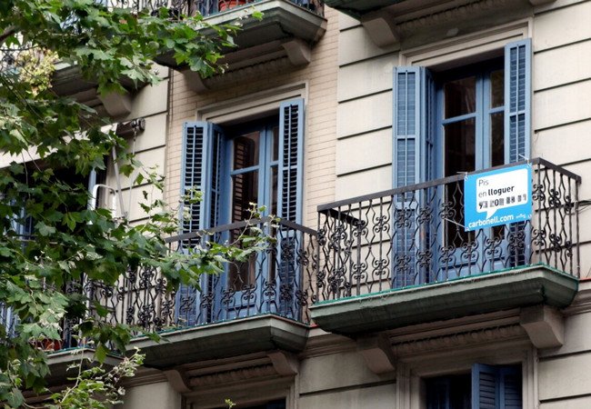 Подробнее о "Каталония расширяет список зон с напряженным рынком жилья"