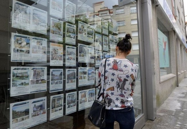 Подробнее о "Испания теряет арендное жильё: рынок захватывает туризм"
