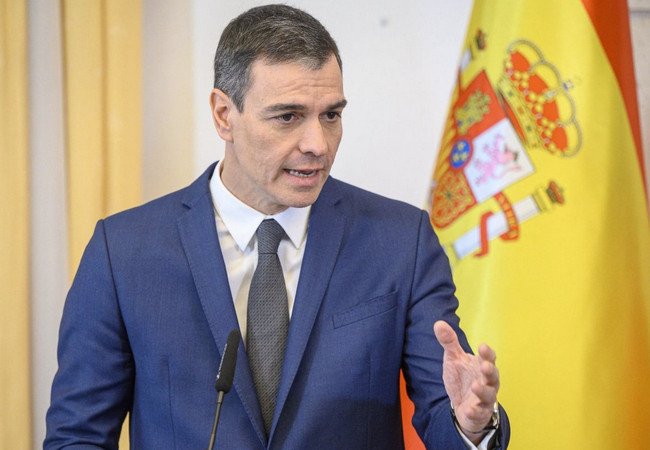 Подробнее о "Премьер-министр Испании Санчес сообщил о необходимости урезать социальные программы в связи с увеличением трат на оборону"