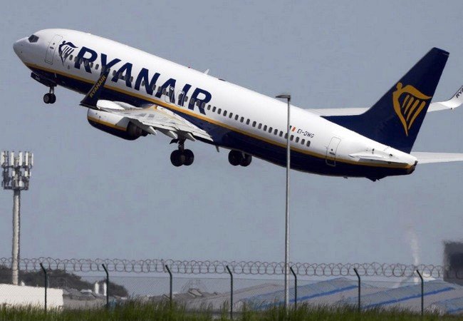 Подробнее о "Ryanair объявляет о новых сокращениях рейсов в Испании из-за роста сборов Aena"