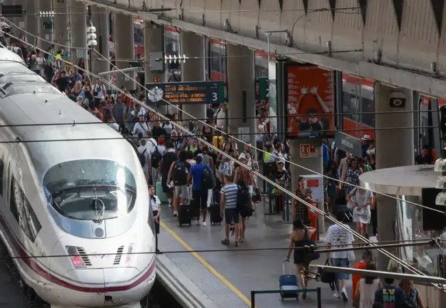 Подробнее о "Испания ограничивает короткие авиарейсы, не решив проблемы железных дорог"