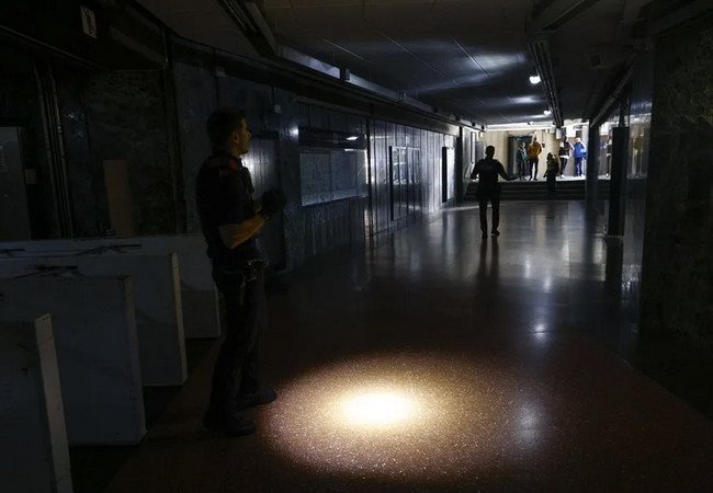 Подробнее о "Испании вновь грозит блэкаут: оператор электросетей сообщает о риске перебоев"