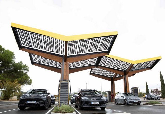 Подробнее о "Fastned запускает первые две зарядные станции в Испании"