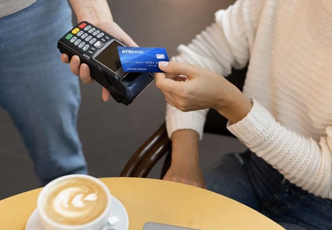 Подробнее о "Hacienda ужесточает финансовый контроль: банки обязаны сообщать о клиентах с годовыми расходами свыше 25 000 евро"