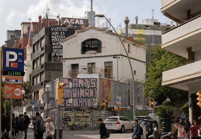 Подробнее о "В Испании владельцев жилья обязали платить налог с аренды, которую они не получили"