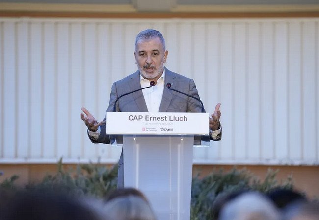 Подробнее о "Барселона создаст «антифейковую службу» для обучения критическому мышлению: VOX обвиняет мэрию в попытке цензуры"