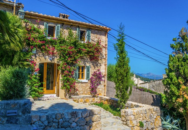 Подробнее о "За последнее десятилетие количество испанцев, чье состояние превышает 30 миллионов евро, увеличилось почти в два раза"