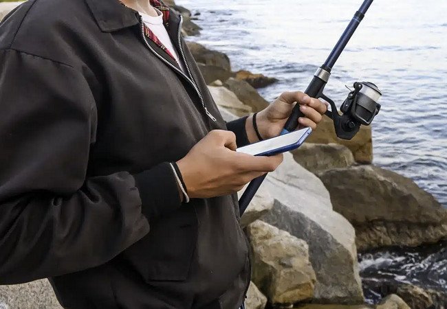 Подробнее о "В Испании с 2026 года ужесточат контроль за любительской морской рыбалкой — все уловы придётся фиксировать в мобильном приложении"