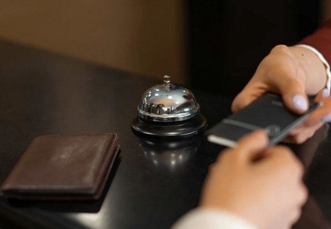 Подробнее о "Путешественник отказался копировать паспорт в отеле Барселоны: отель пошёл на компромисс"