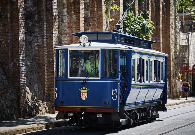 Подробнее о "В Барселоне в 2027 году планируют вернуть на маршрут исторический синий трамвай"