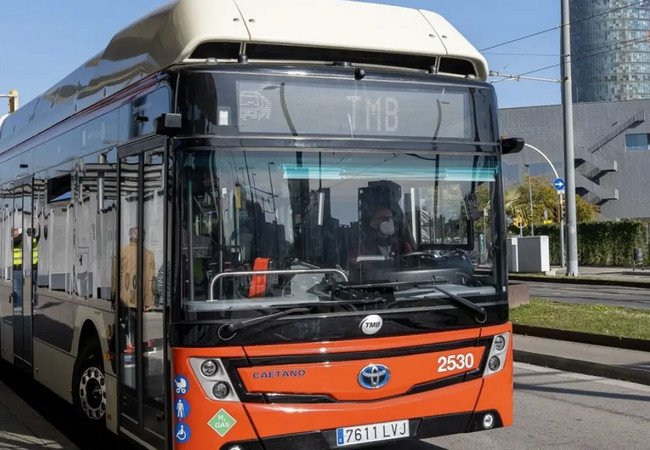 Подробнее о "Барселона внедряет искусственный интеллект для контроля выделенных автобусных полос"